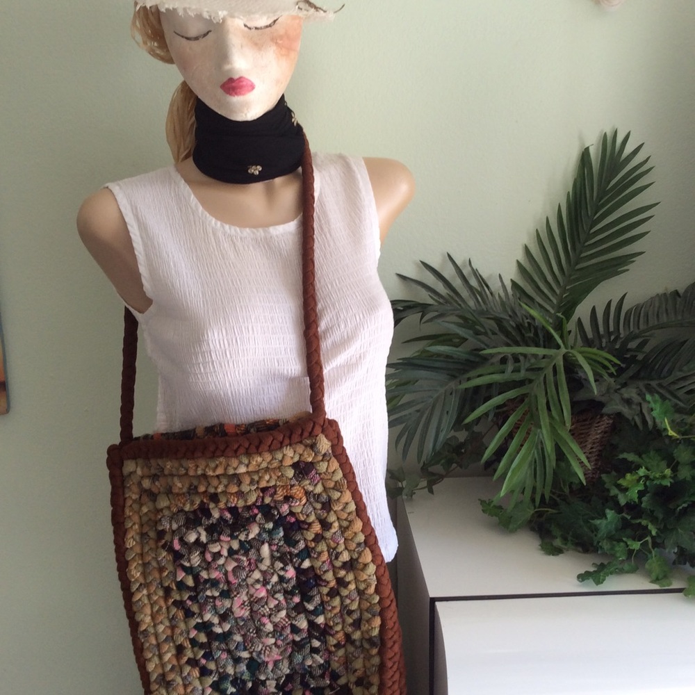 Hand bag - Picture 2 of 2